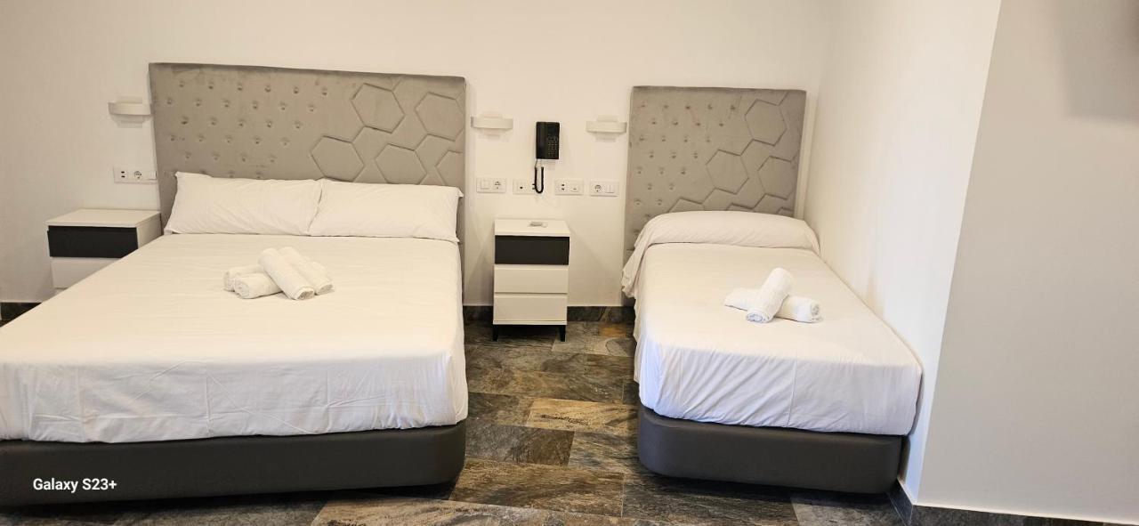 Hostal Nervion Sevilla Buitenkant foto