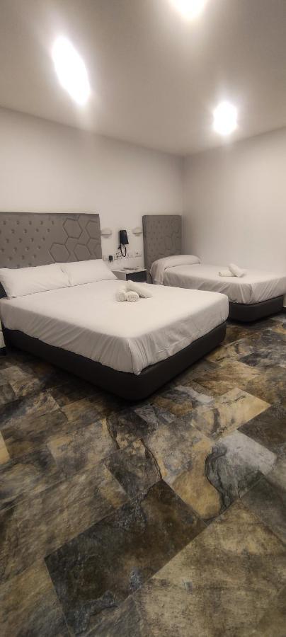 Hostal Nervion Sevilla Buitenkant foto