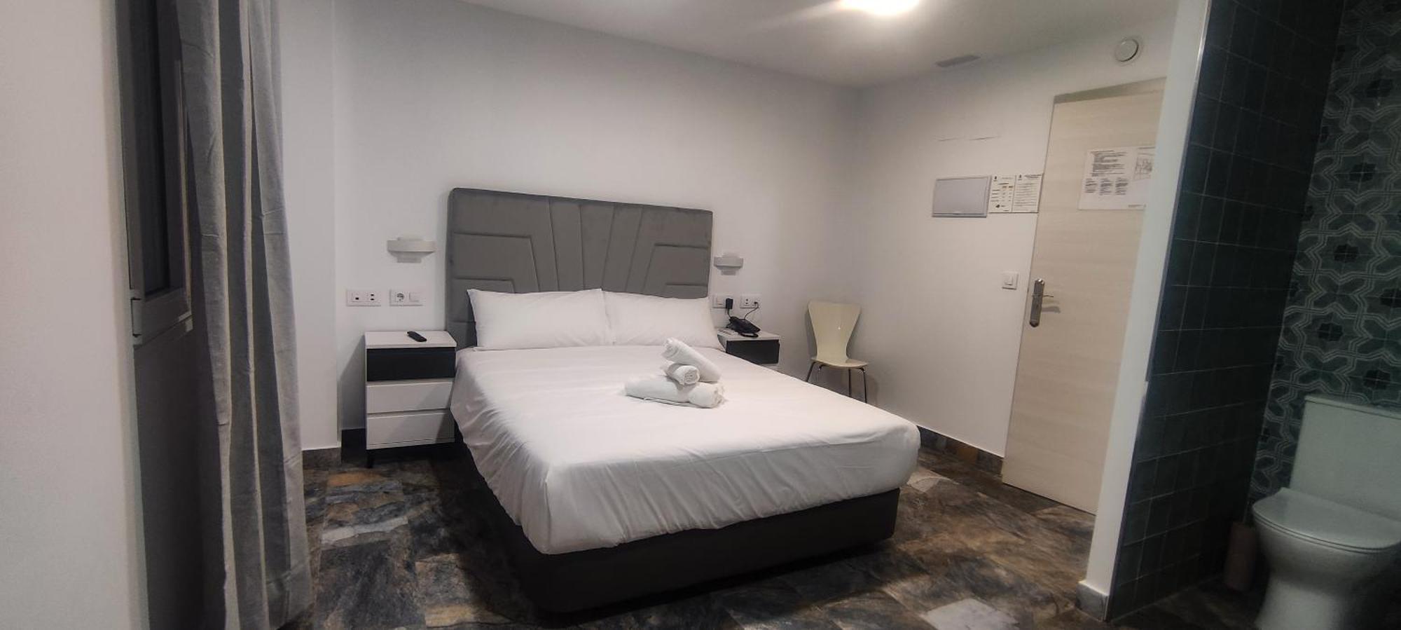 Hostal Nervion Sevilla Buitenkant foto